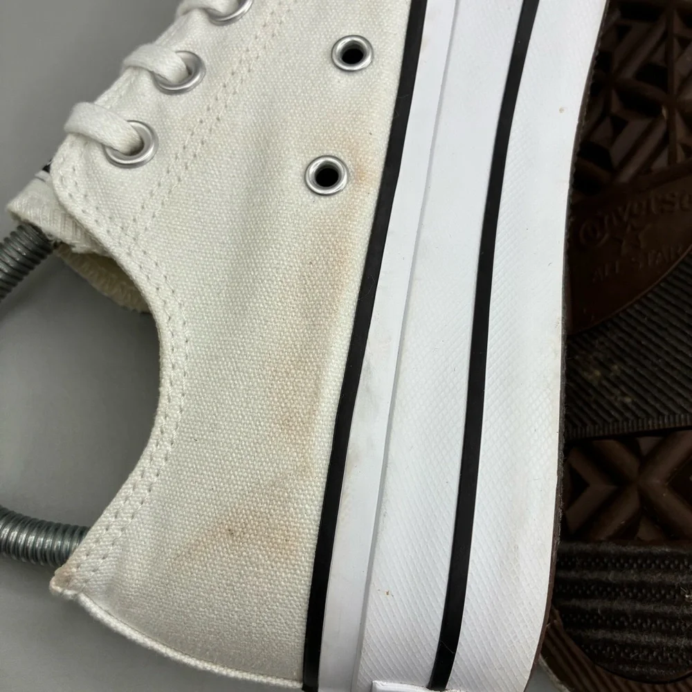 Converse Chuck Taylor All Star Lift Platform Women’s 7 White Sneakers 560251F